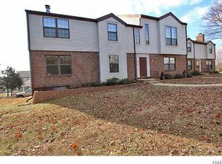 9714 Raintree Village Dr, Hillsboro, MO 63050