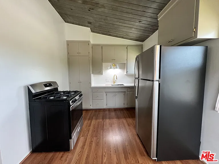 2215 Orange Grove Ave — Photo 7