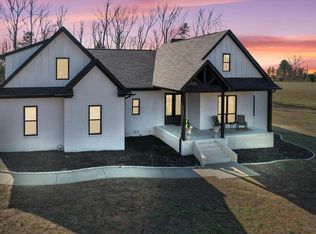 212 Westview Ln, Laceys Spring, AL 35754