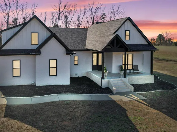 212 Westview Ln, Laceys Spring, AL 35754