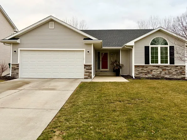 4385 Meadow Valley Dr, West Des Moines, IA 50265