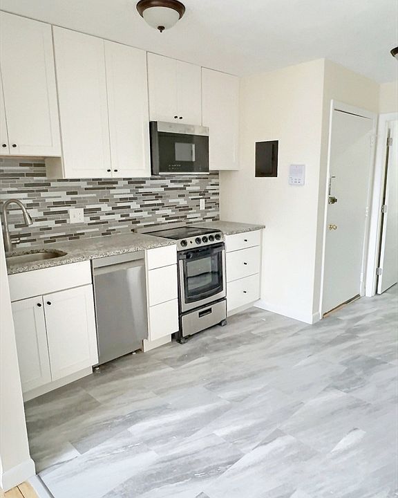 2nd image of 1066 Commonwealth Ave #B