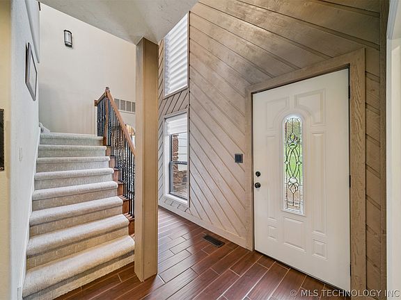 5th image of 421 Timbercrest Rd