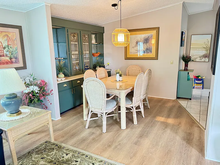 706 Oleander Cir — Photo 22