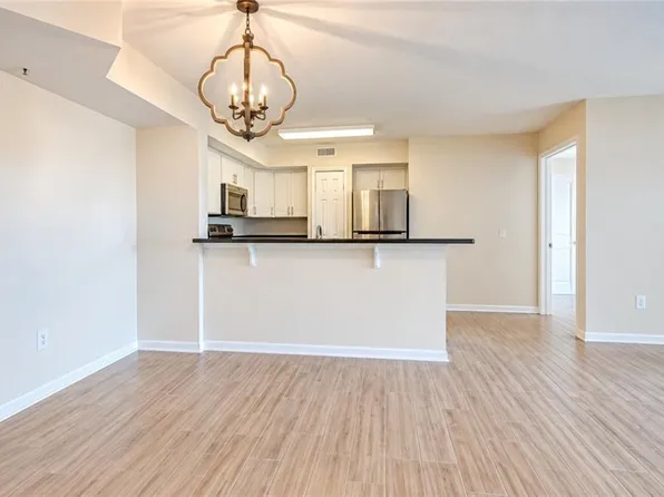 1180 Wildwood Lakes Blvd APT 105, Naples, FL 34104