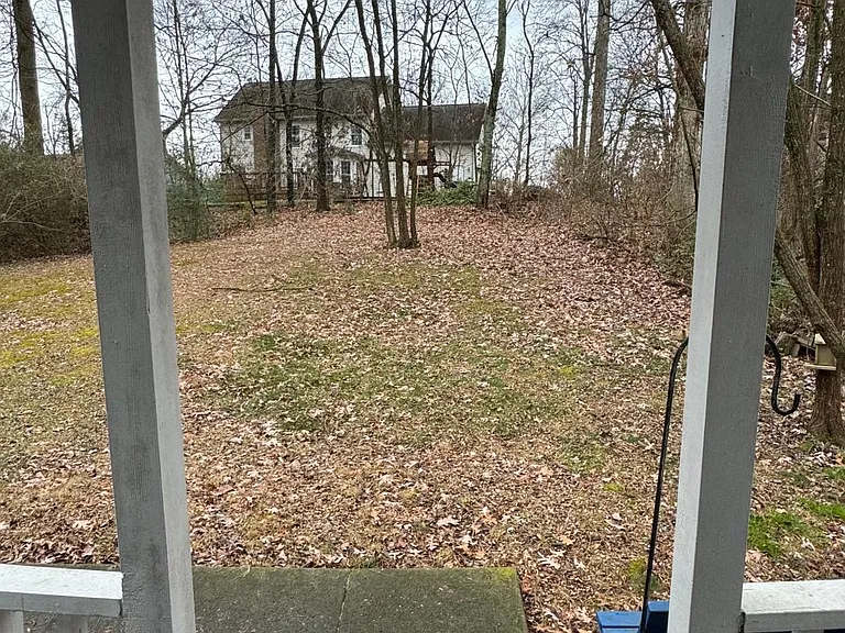 706 Shadywood Ln — Photo 13