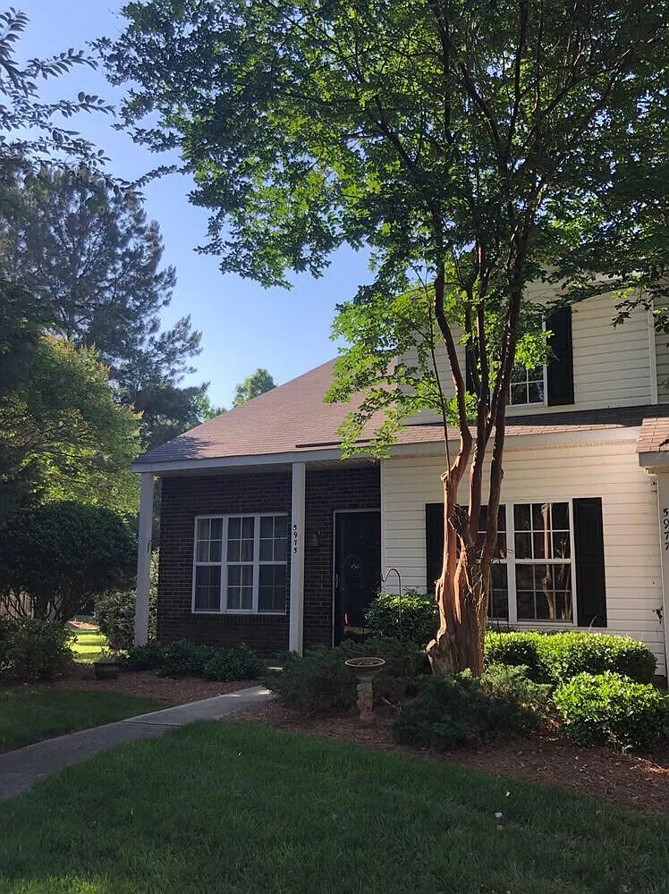 3 bed, 1360 sqft, $2,000 — Photo 1