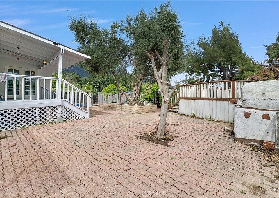 Entrance (Backyard)