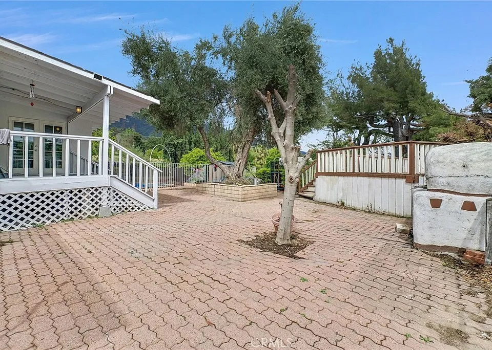 Entrance (Backyard)