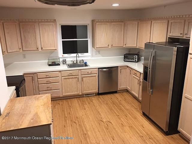 2nd image of 339 Laird St