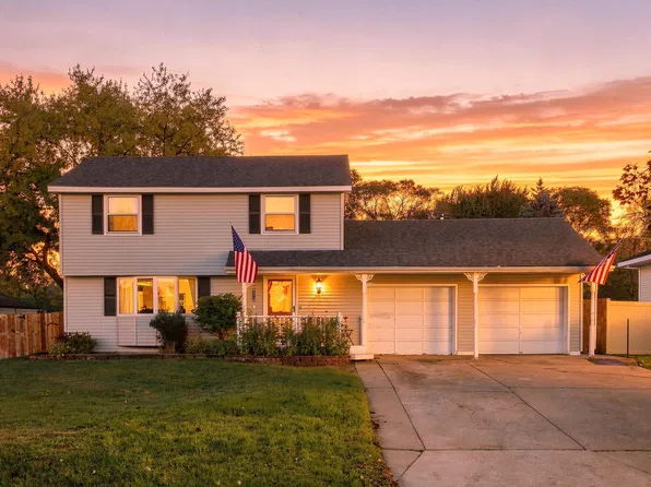 10633 Xavis St NW, Coon Rapids, MN 55433