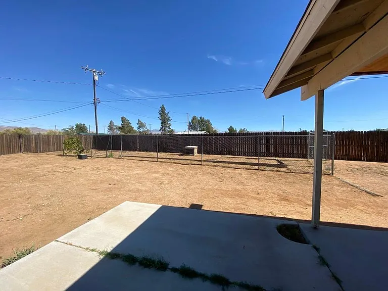 14555 Pawnee Rd — Photo 32