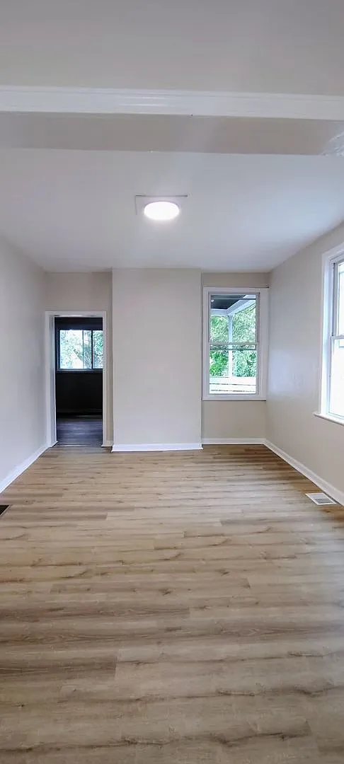 3 bed, 1.5 bath, 1700 sqft, $1,507 — Photo 3
