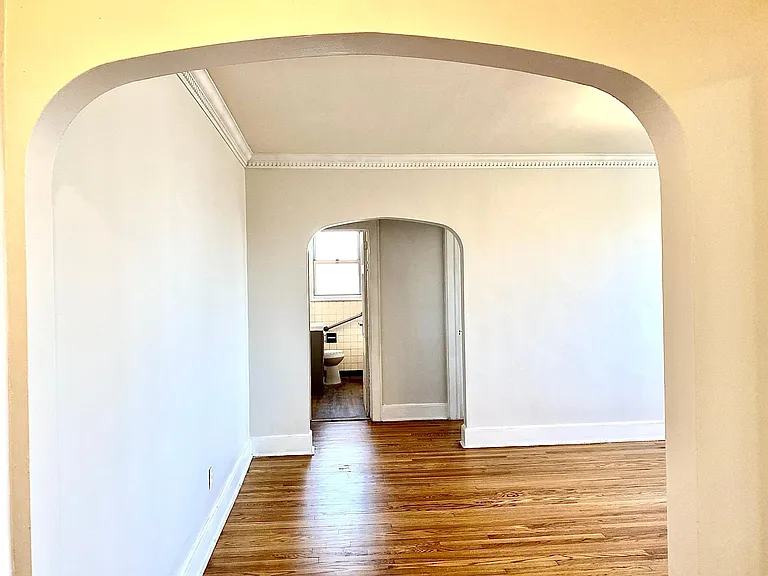 Living room-bathroom