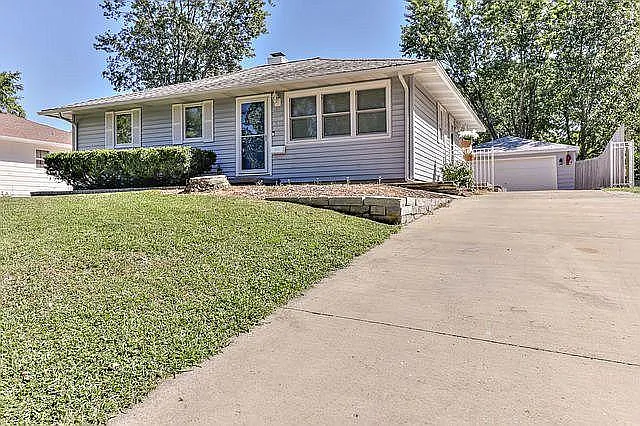 1509 Paula Dr photo 1