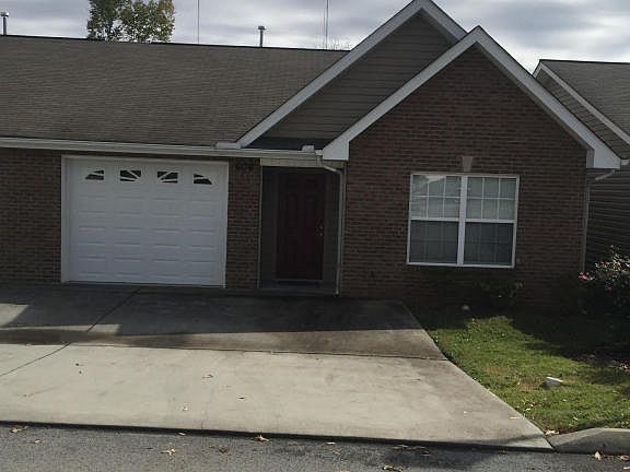 2nd image of 606 Yellow Leaf Way