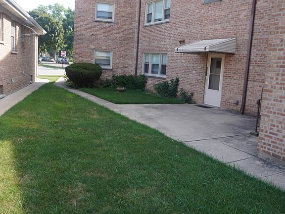 2nd image of 5443 N Sayre Ave APT 2N