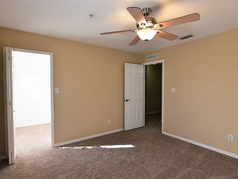 1066 Dolphin Dr — Photo 19