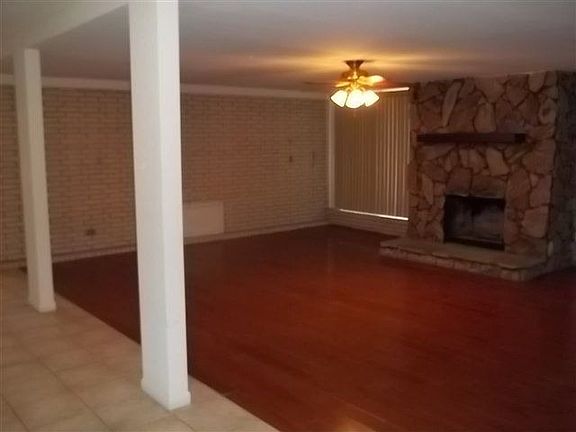 2nd image of 3701 Memorial Blvd