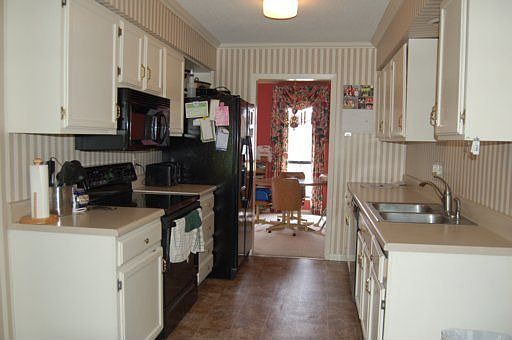 4th image of 1201 Southbreeze Cir