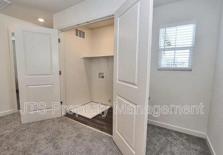 2097 Shady Tree Cir — Photo 27