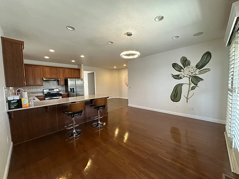 1570 Iratcabal Dr — Photo 9