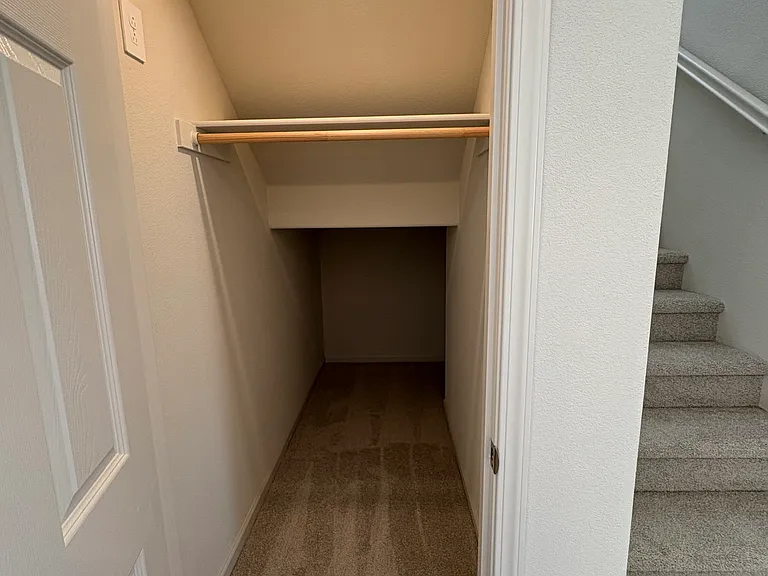 1729 Eagle River Ave — Photo 3