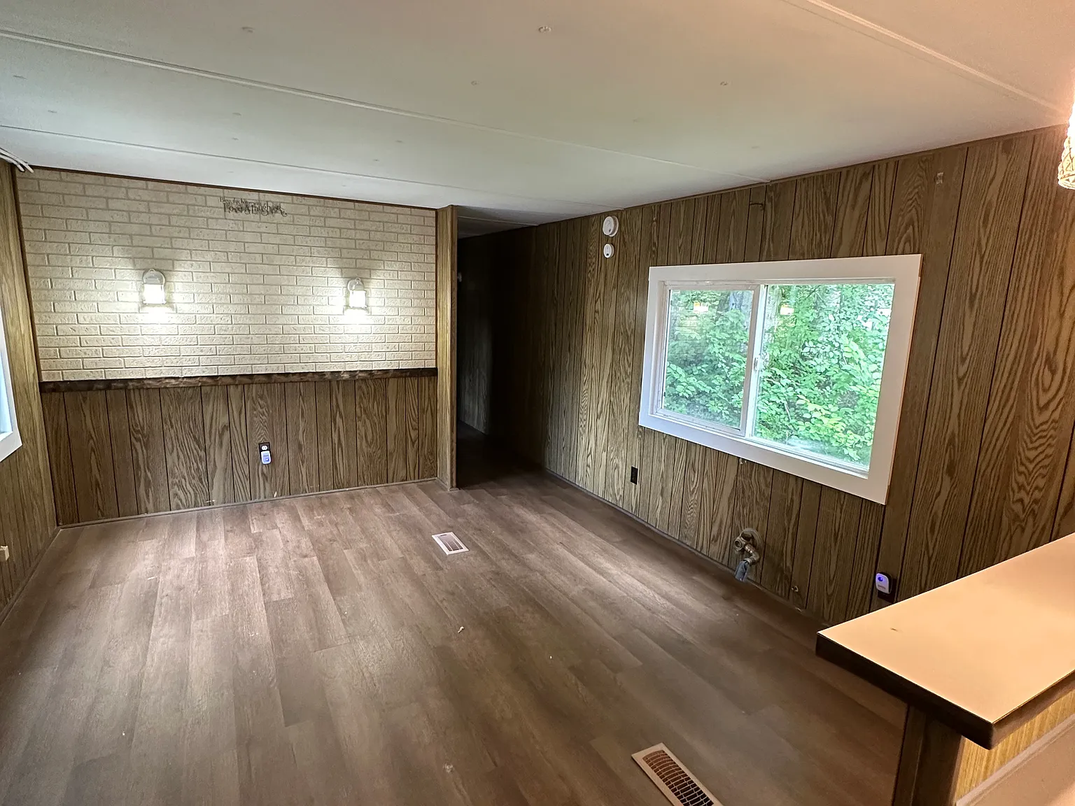 2 bed, $1,100 — Photo 4