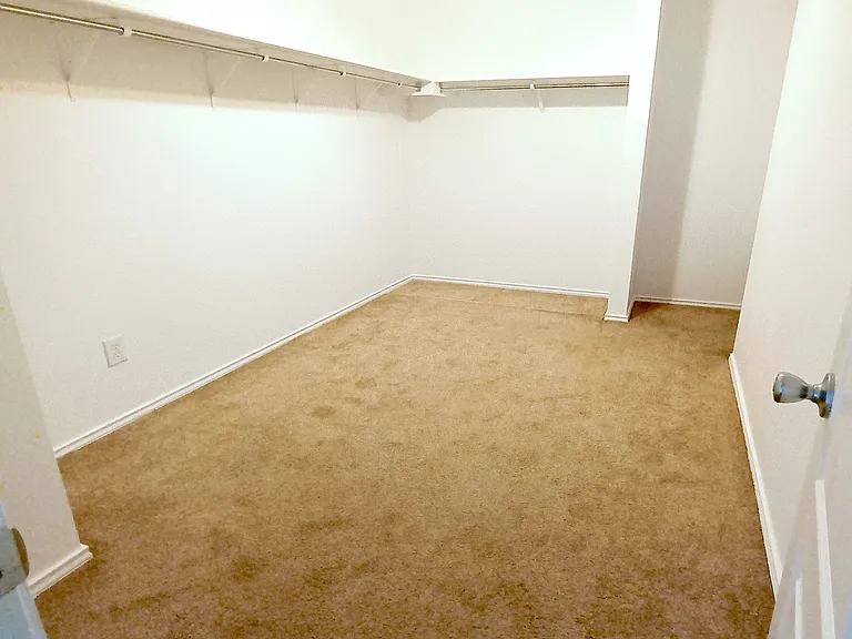 8001 Bannock Ln — Photo 2