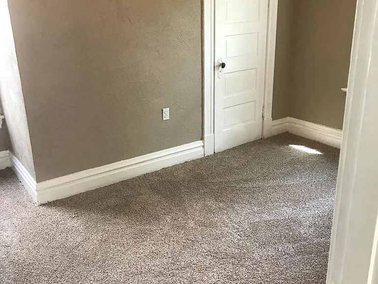 6521 Crest Ave — Photo 9