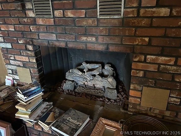 5th image of 3620 S Country Club Rd