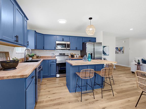 4th image of 7267 Woodside Dr
