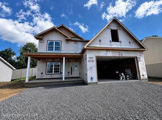 519 Wisteria Dr, Moosic, PA 18507