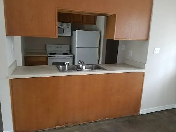 2 bed, 1.5 bath, $1,150 — Photo 2