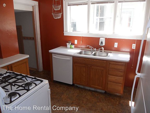 4th image of 649 Coit Ave NE