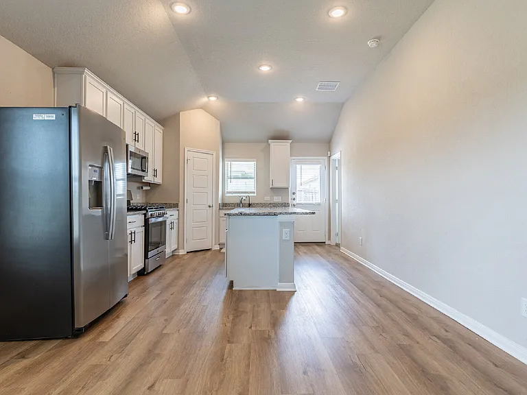 6418 Willow Point Blvd — Photo 7