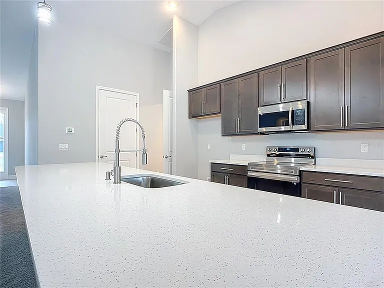 16 Egan Dr — Photo 30