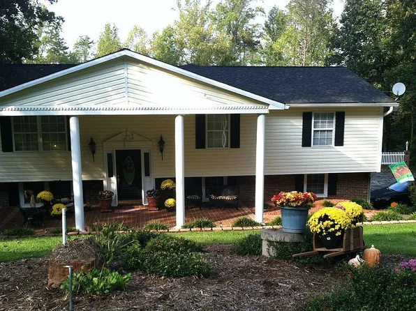 1746 Sauratown Rd, Germanton, NC 27019