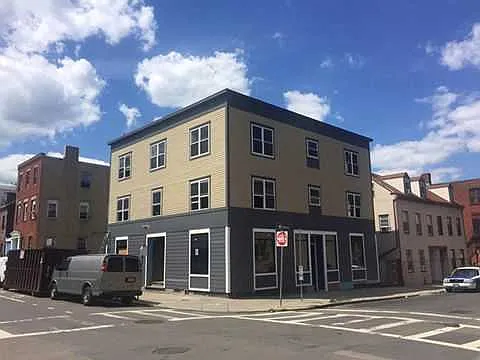 Maverick St — Photo 15