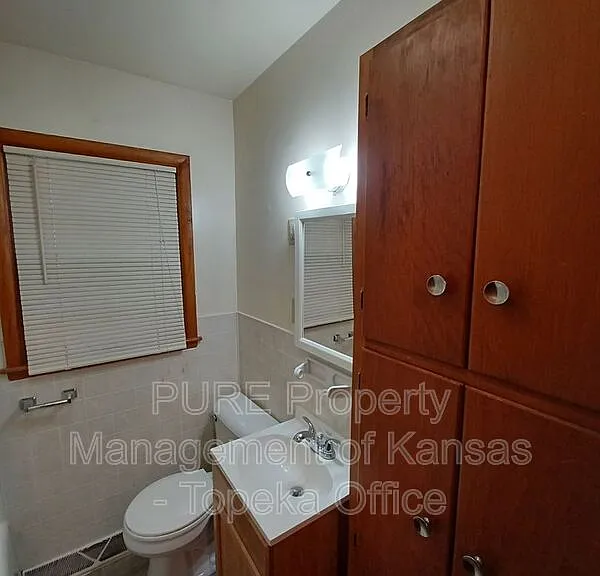 643 SW Oakley Ave — Photo 9