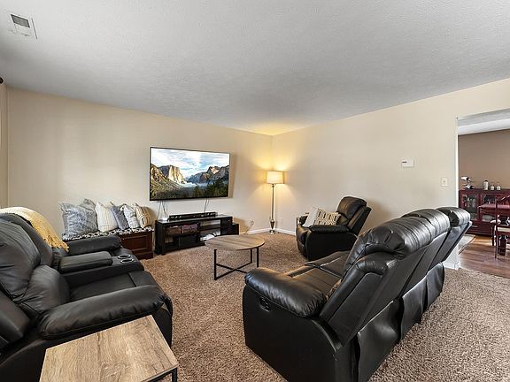 5th image of 214 Trowbridge Dr