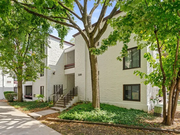 330 W Miner St APT 1B, Arlington Heights, IL 60005