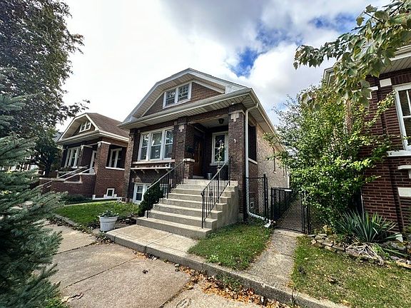 2nd image of 1432 S 61st Ct