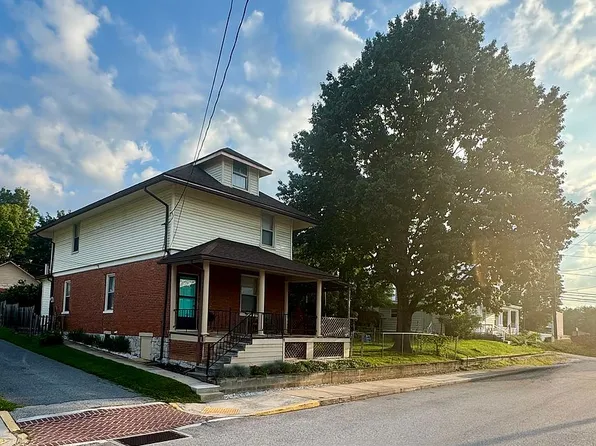 9 Chestnut St, Newville, PA 17241