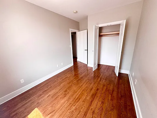 Rented by Amorelli Realty | media 8