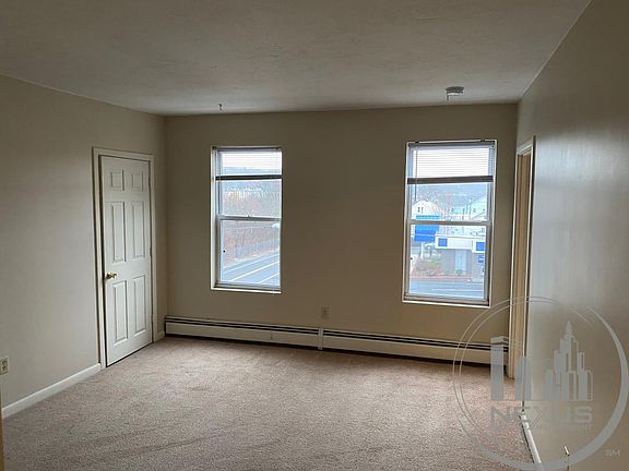 5th image of 13 Winter St Unit 5
