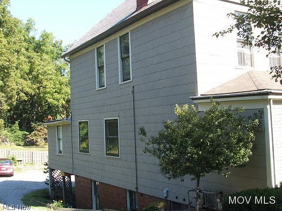5th image of 607 Putnam St