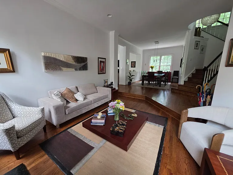 9202 Town Gate Ln — Photo 3