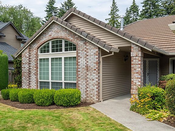 4th image of 4700 NW 139th Loop