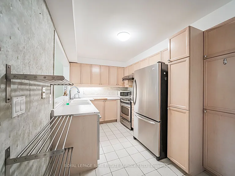 2250 Rockingham Dr #38 — Photo 7